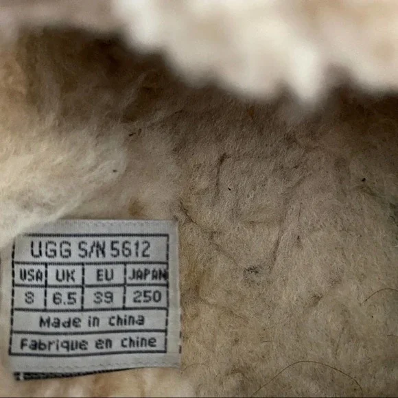 Ugg Pink Women’s Dakota Slippers Size 8 - Picture 5 of 8